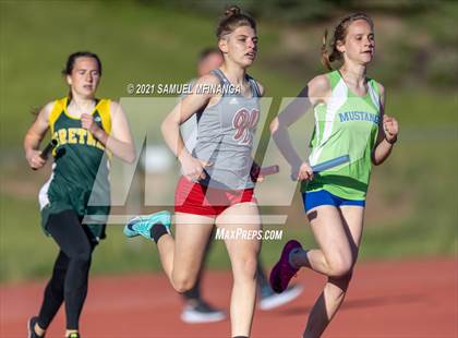 Thumbnail 3 in Metro Conference Track and Field Meet (4X400 Meter) photogallery.