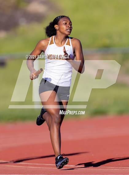 Thumbnail 3 in Metro Conference Track and Field Meet (4X400 Meter) photogallery.