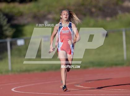 Thumbnail 2 in Metro Conference Track and Field Meet (4X400 Meter) photogallery.