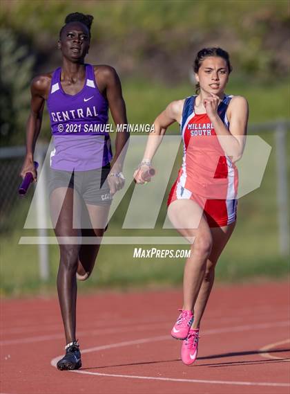 Thumbnail 1 in Metro Conference Track and Field Meet (4X400 Meter) photogallery.