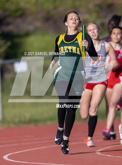Thumbnail 3 in Metro Conference Track and Field Meet (4X400 Meter) photogallery.
