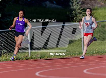 Thumbnail 3 in Metro Conference Track and Field Meet (4X400 Meter) photogallery.