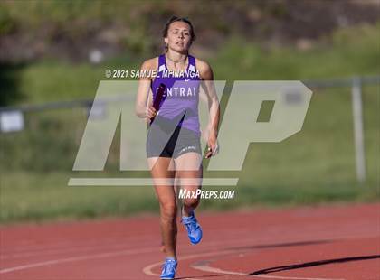 Thumbnail 3 in Metro Conference Track and Field Meet (4X400 Meter) photogallery.