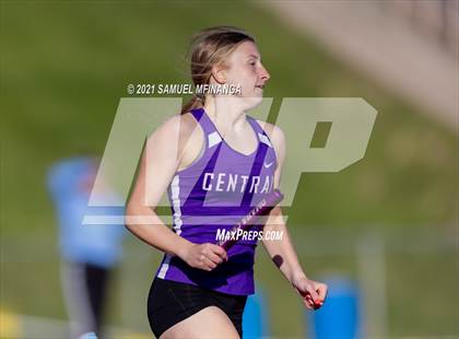 Thumbnail 2 in Metro Conference Track and Field Meet (4X400 Meter) photogallery.