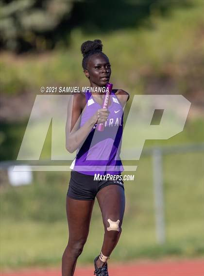 Thumbnail 1 in Metro Conference Track and Field Meet (4X400 Meter) photogallery.