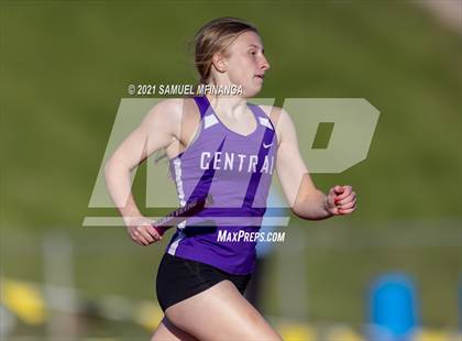 Thumbnail 1 in Metro Conference Track and Field Meet (4X400 Meter) photogallery.