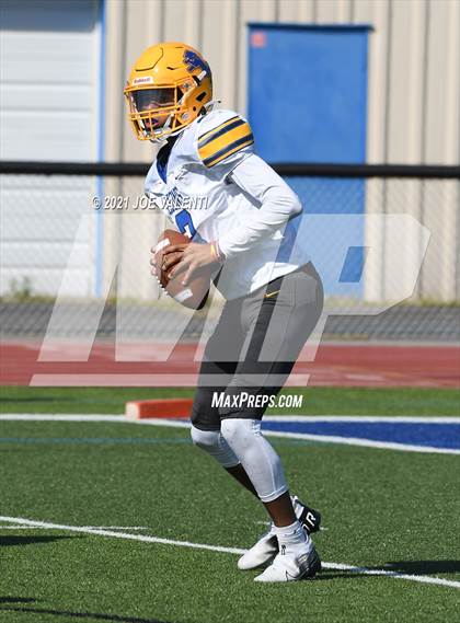 Thumbnail 3 in Lockport vs. Kenmore West photogallery.