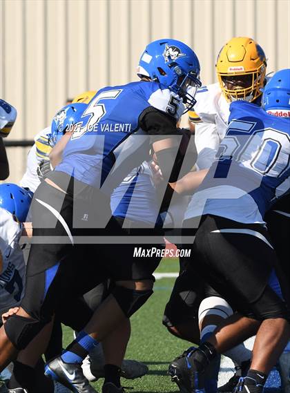 Thumbnail 3 in Lockport vs. Kenmore West photogallery.