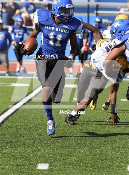 Thumbnail 2 in Lockport vs. Kenmore West photogallery.