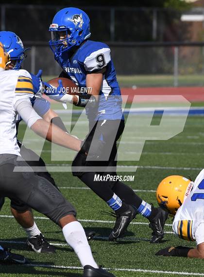Thumbnail 2 in Lockport vs. Kenmore West photogallery.