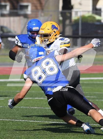 Thumbnail 3 in Lockport vs. Kenmore West photogallery.
