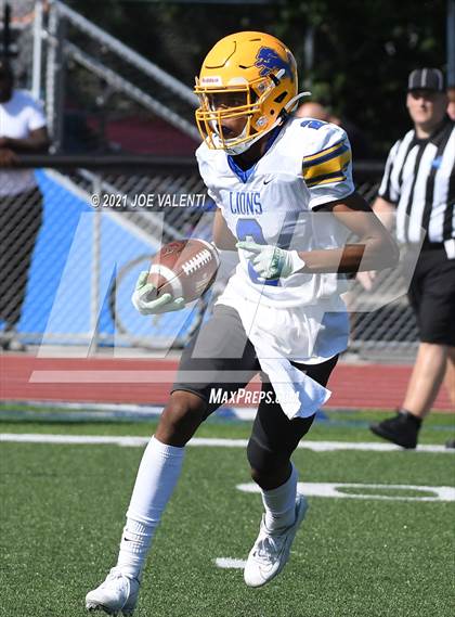 Thumbnail 3 in Lockport vs. Kenmore West photogallery.