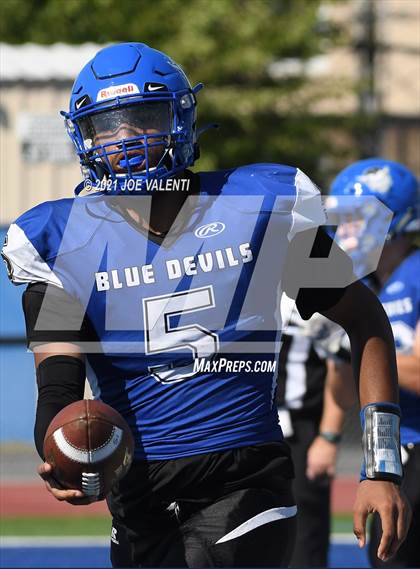 Thumbnail 2 in Lockport vs. Kenmore West photogallery.