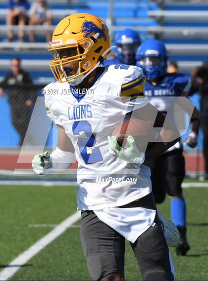 Thumbnail 3 in Lockport vs. Kenmore West photogallery.