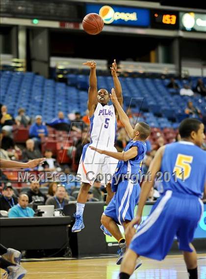 Thumbnail 2 in St. Joseph Notre Dame vs. St. Bernard (CIF State D5 Final) photogallery.