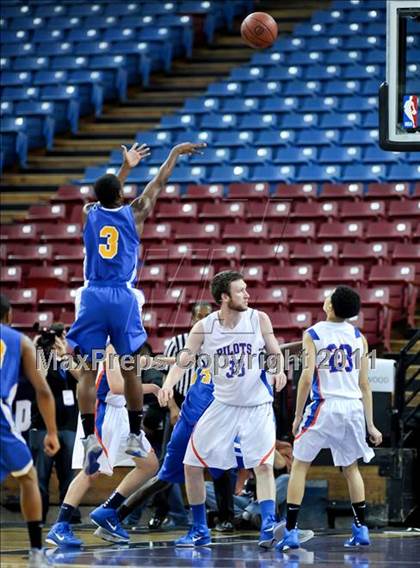 Thumbnail 2 in St. Joseph Notre Dame vs. St. Bernard (CIF State D5 Final) photogallery.
