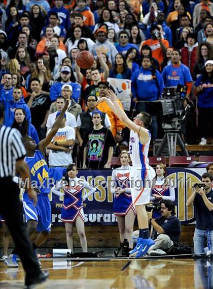 Thumbnail 3 in St. Joseph Notre Dame vs. St. Bernard (CIF State D5 Final) photogallery.