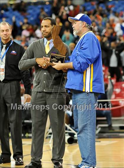 Thumbnail 1 in St. Joseph Notre Dame vs. St. Bernard (CIF State D5 Final) photogallery.