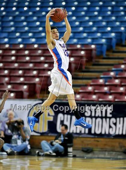 Thumbnail 3 in St. Joseph Notre Dame vs. St. Bernard (CIF State D5 Final) photogallery.