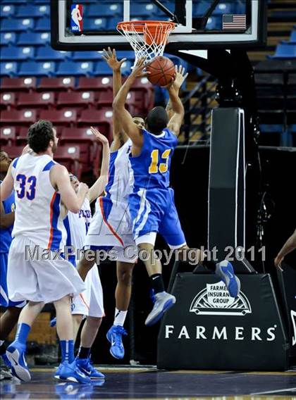 Thumbnail 2 in St. Joseph Notre Dame vs. St. Bernard (CIF State D5 Final) photogallery.