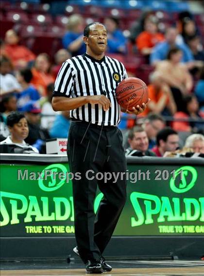 Thumbnail 3 in St. Joseph Notre Dame vs. St. Bernard (CIF State D5 Final) photogallery.