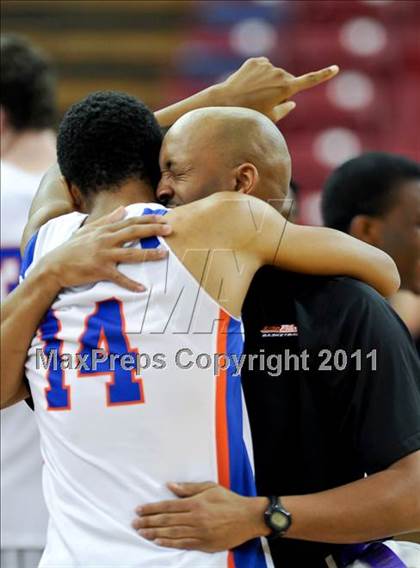 Thumbnail 2 in St. Joseph Notre Dame vs. St. Bernard (CIF State D5 Final) photogallery.