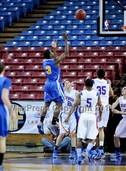 Thumbnail 1 in St. Joseph Notre Dame vs. St. Bernard (CIF State D5 Final) photogallery.