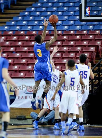 Thumbnail 3 in St. Joseph Notre Dame vs. St. Bernard (CIF State D5 Final) photogallery.