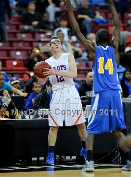 Thumbnail 2 in St. Joseph Notre Dame vs. St. Bernard (CIF State D5 Final) photogallery.