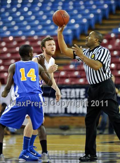 Thumbnail 3 in St. Joseph Notre Dame vs. St. Bernard (CIF State D5 Final) photogallery.