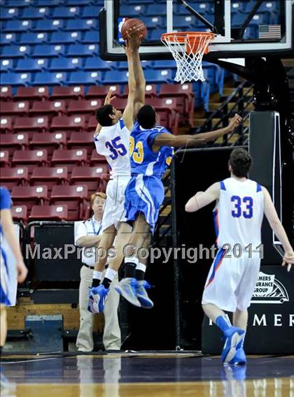 Thumbnail 2 in St. Joseph Notre Dame vs. St. Bernard (CIF State D5 Final) photogallery.