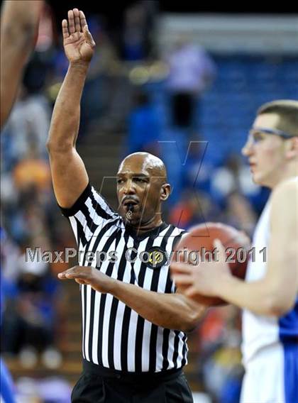 Thumbnail 3 in St. Joseph Notre Dame vs. St. Bernard (CIF State D5 Final) photogallery.