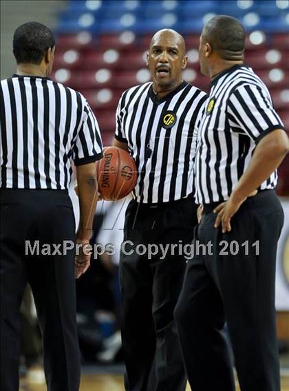 Thumbnail 1 in St. Joseph Notre Dame vs. St. Bernard (CIF State D5 Final) photogallery.
