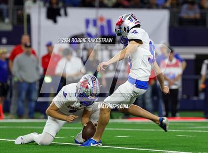 Thumbnail 2 in Westlake @ North Crowley (UIL 6A Division I Football Final) photogallery.