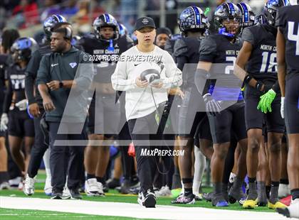 Thumbnail 3 in Westlake @ North Crowley (UIL 6A Division I Football Final) photogallery.