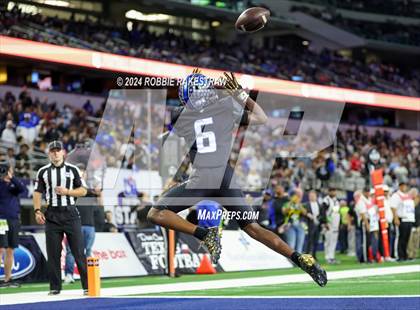 Thumbnail 1 in Westlake @ North Crowley (UIL 6A Division I Football Final) photogallery.