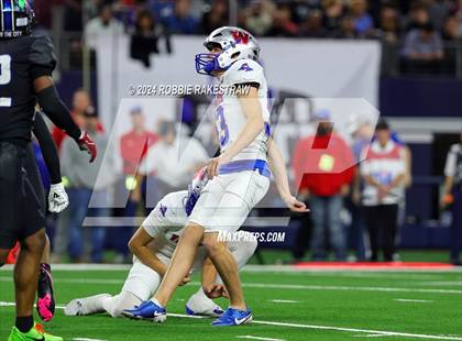 Thumbnail 3 in Westlake @ North Crowley (UIL 6A Division I Football Final) photogallery.