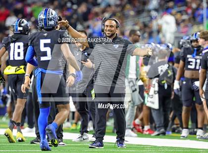 Thumbnail 2 in Westlake @ North Crowley (UIL 6A Division I Football Final) photogallery.
