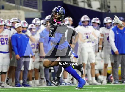 Thumbnail 2 in Westlake @ North Crowley (UIL 6A Division I Football Final) photogallery.