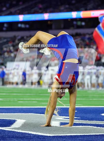 Thumbnail 3 in Westlake @ North Crowley (UIL 6A Division I Football Final) photogallery.