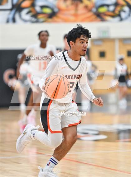 Thumbnail 2 in Mullen vs Lakewood photogallery.