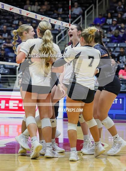 Thumbnail 1 in Bushland vs. Goliad (UIL 3A D1 Volleyball Final) photogallery.
