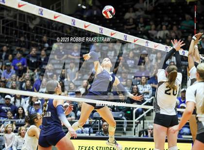 Thumbnail 1 in Bushland vs. Goliad (UIL 3A D1 Volleyball Final) photogallery.