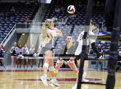 Thumbnail 1 in Bushland vs. Goliad (UIL 3A D1 Volleyball Final) photogallery.
