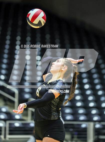 Thumbnail 3 in Bushland vs. Goliad (UIL 3A D1 Volleyball Final) photogallery.