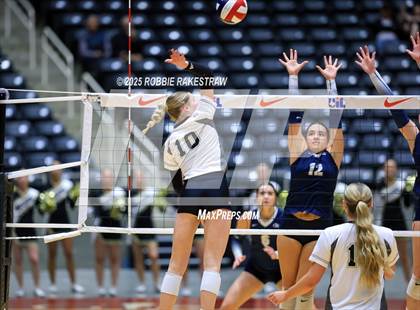 Thumbnail 1 in Bushland vs. Goliad (UIL 3A D1 Volleyball Final) photogallery.