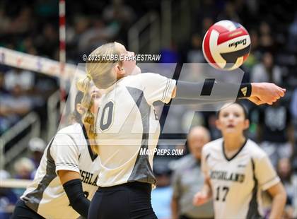 Thumbnail 2 in Bushland vs. Goliad (UIL 3A D1 Volleyball Final) photogallery.