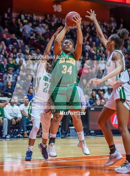 Thumbnail 3 in Norwalk vs. New London (CIAC Class LL Final) photogallery.