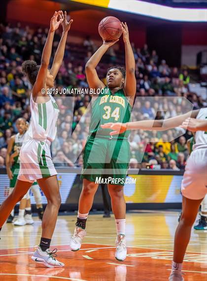 Thumbnail 3 in Norwalk vs. New London (CIAC Class LL Final) photogallery.