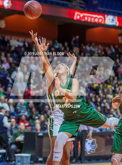 Thumbnail 2 in Norwalk vs. New London (CIAC Class LL Final) photogallery.